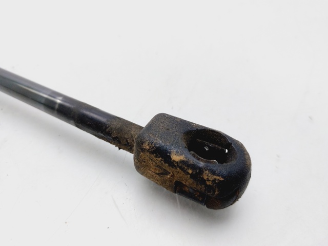 VAG 8T0823359 Amortiguador de capó  en stock Terrassa