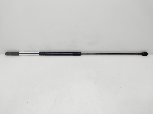VAG 8T0823359 Amortiguador de capó  en stock Salamanca