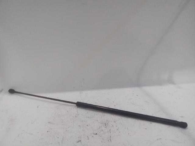 8T082335902S Amortiguador de capó  disponible Málaga