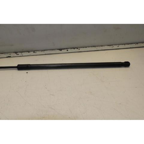 8T082335902S VAG Amortiguador de capó comprar Bilbao