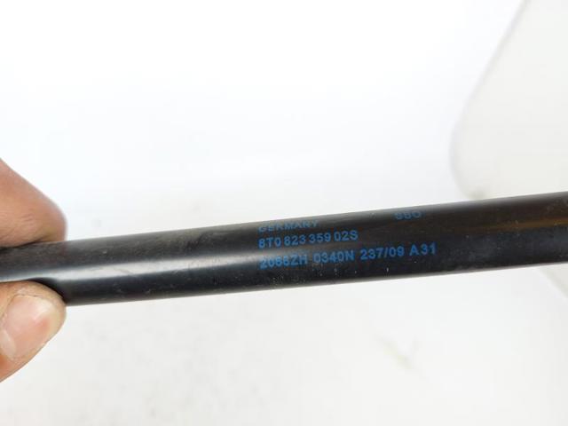 VAG 8T082335902S Amortiguador de capó  disponible Valladolid