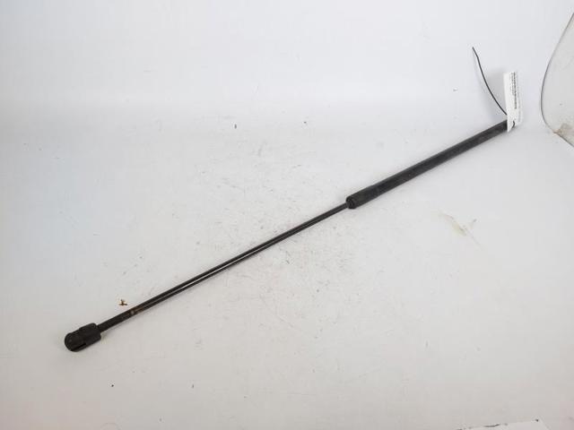 8T082335902S Amortiguador de capó  disponible Málaga