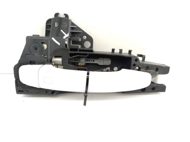 8T0837885B VAG Soporte de manija exterior de puerta trasera izquierda  en stock Huelva