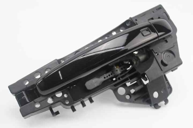 8T0837885B Soporte de manija exterior de puerta trasera izquierda  en stock Sabadell