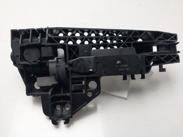 VAG 8T0837885B Soporte de manija exterior de puerta trasera izquierda  en stock Salamanca