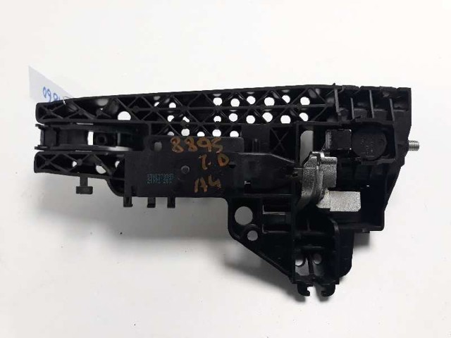 8T0837886B VAG Soporte de manija exterior de puerta trasera derecha  disponible Ourense
