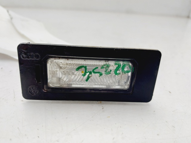 8T0943021 Luz matricula  en stock Castellón