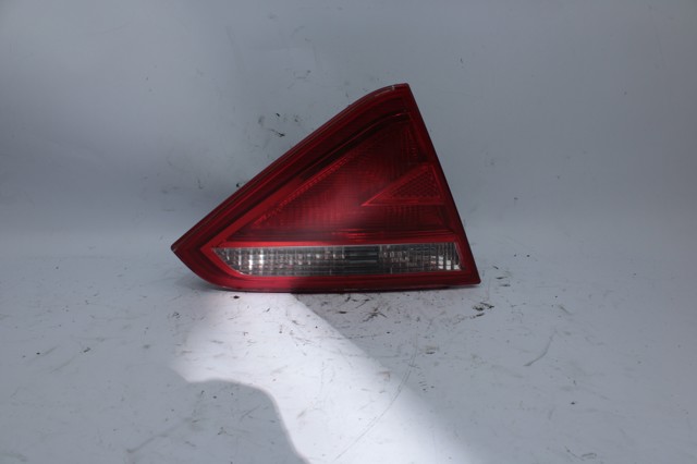 VAG 8T0945093 Piloto trasero interior izquierdo  en stock Terrassa