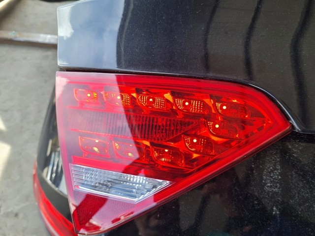 8T0945093A Piloto trasero interior izquierdo comprar Girona