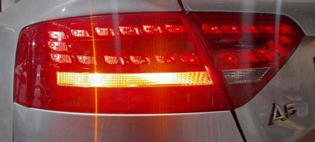 8T0945093A Piloto trasero interior izquierdo  disponible Burgos