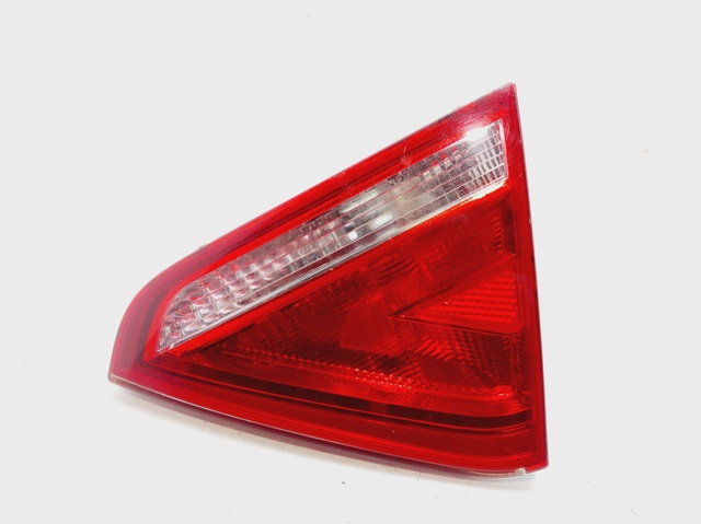 8T0945094 VAG Piloto trasero interior derecho comprar Bilbao