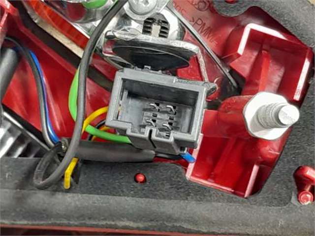 8T0945094A Piloto trasero interior derecho comprar Sevilla