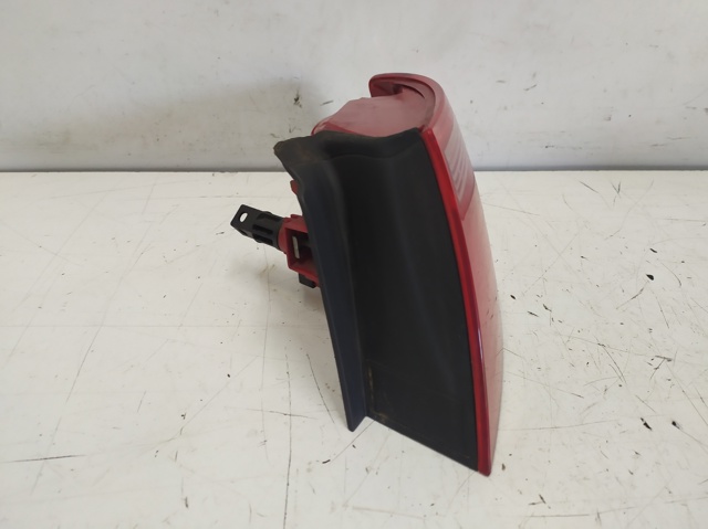 VAG 8T0945096 Piloto trasero exterior derecho  en stock Salamanca