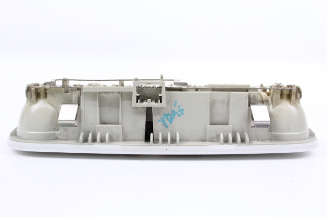 8T0947111 Luz interior trasera  en stock Granada