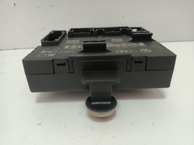 VAG 8T0959793P Unidad de confort de la puerta delantera  en stock Terrassa