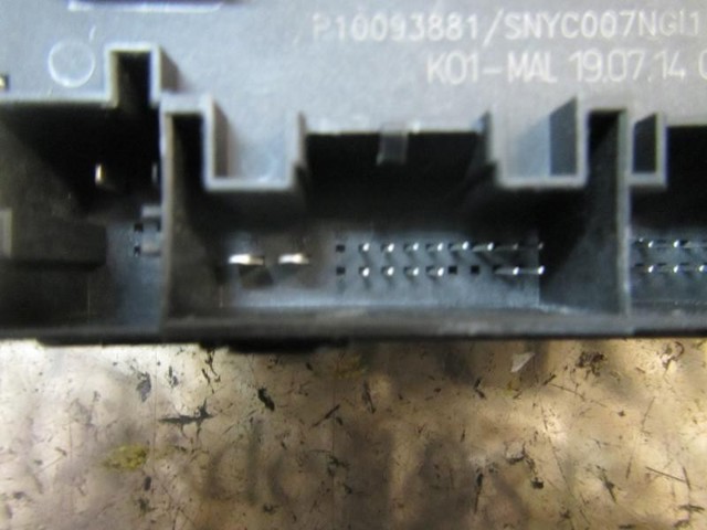 VAG 8T0959793P Unidad de confort de la puerta delantera  en stock Terrassa