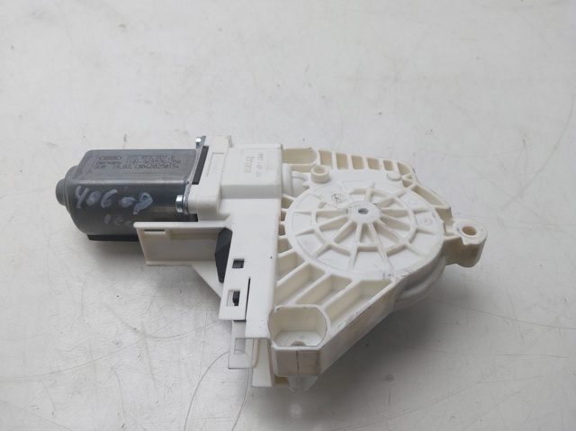 VAG 8T0959801B Motor del elevalunas eléctrico  en stock Terrassa