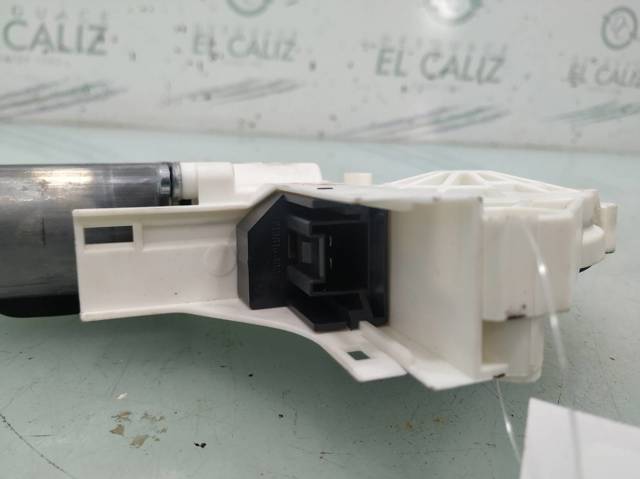 VAG 8T0959801B Motor del elevalunas de la puerta delantera izquierda  disponible Lugo