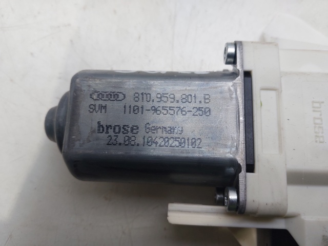 VAG 8T0959801B Motor del elevalunas de la puerta delantera izquierda  comprar en Murcia