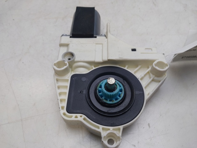 8T0959801B Motor del elevalunas de la puerta delantera izquierda  comprar en Pontevedra