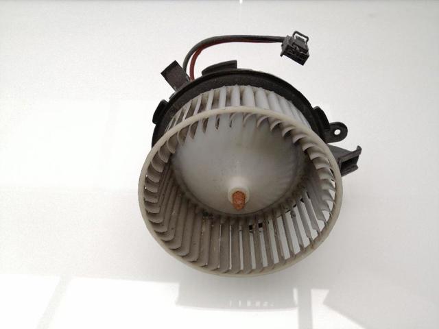 VAG 8T1820021 Motor del ventilador del calefactor  disponible Valladolid