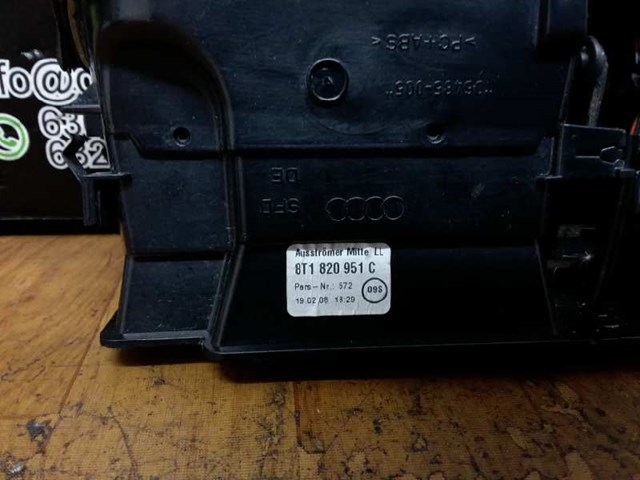 8T1820951C VAG Rejilla de ventilación de salpicadero comprar Bilbao