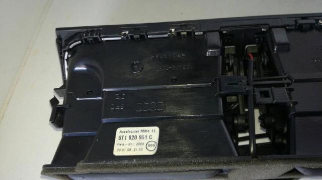 8T1820951C VAG Rejilla de ventilación de salpicadero  comprar en Jaén