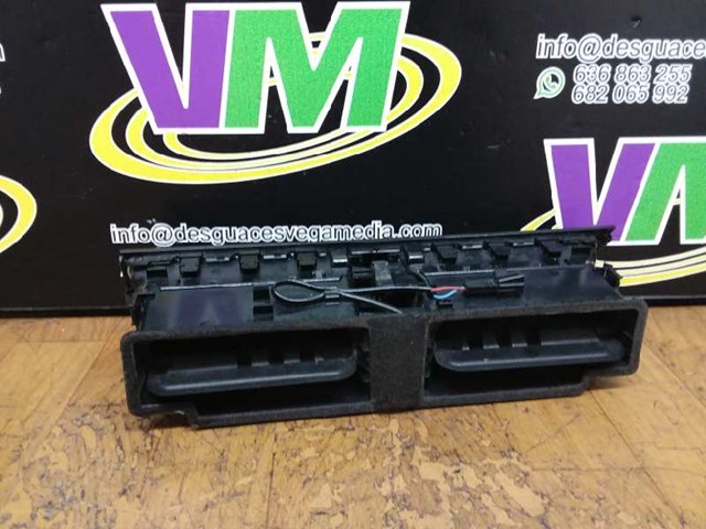 VAG 8T1820951C Rejilla de ventilación de salpicadero  disponible España