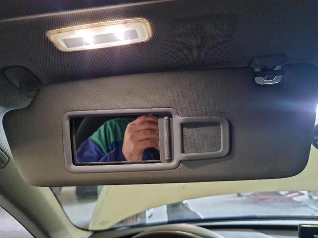 8U0857551JFT9 VAG