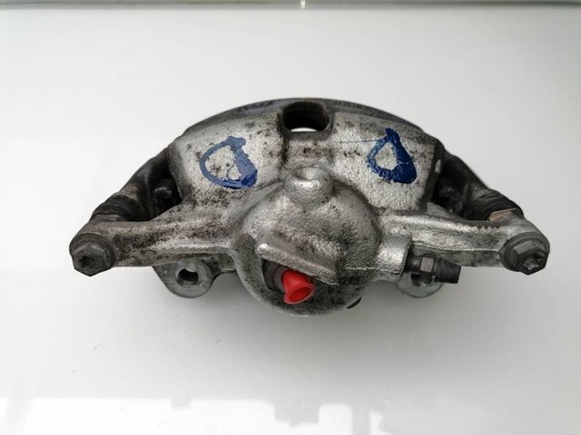 VAG 8V0615124 Pinza de freno delantera derecha  en stock Terrassa
