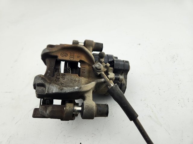 8V0615424 Pinza de freno trasera derecha  en stock Granada