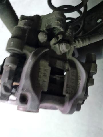 8V0615424D Pinza de freno trasera derecha  en stock Castellón