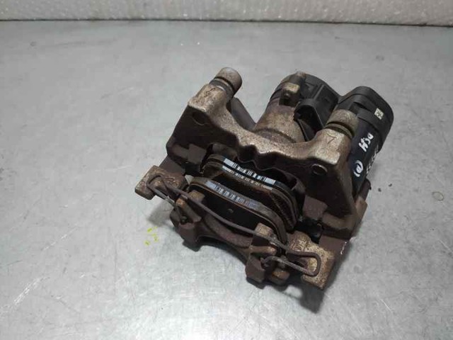 Pinza de freno trasera derecha 8V0615424D VAG