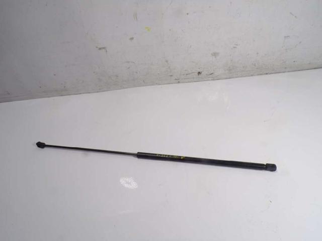 VAG 8V0823359 Amortiguador de capó  en stock Salamanca