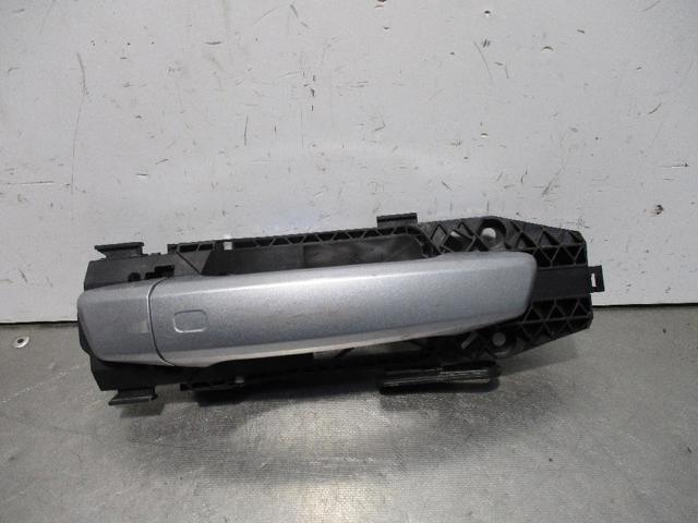 VAG 8V0839885 Manija exterior derecha delantera/trasera de puerta  disponible Valladolid
