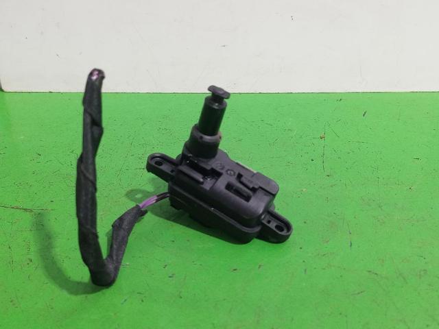 8V0862159A Motor de apertura de tapa de combustible  disponible Málaga