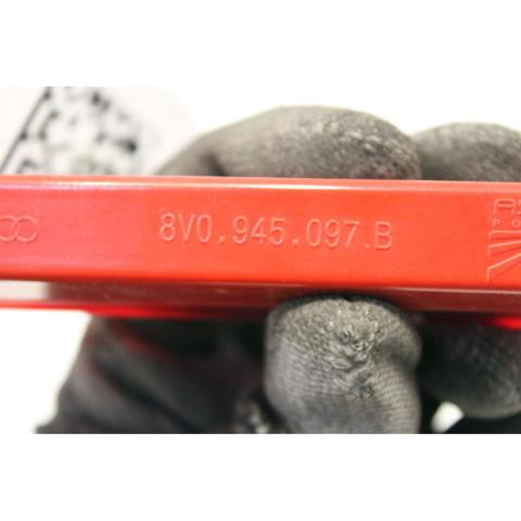 VAG 8V0945097B Tercera luz de freno comprar Pamplona