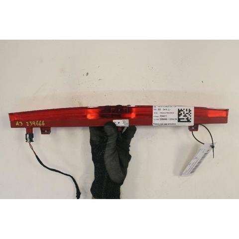 VAG 8V0945097D Tercera luz de freno  en stock Salamanca
