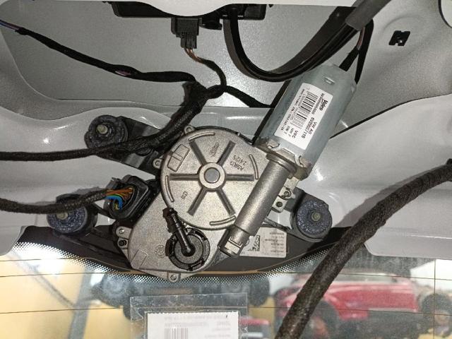VAG 8V0955711B Motor limpiaparabrisas, trasera comprar Tarragona