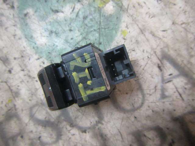 8V0959855A VAG Botón de encendido del motor del elevalunas delantero derecho  disponible Vigo