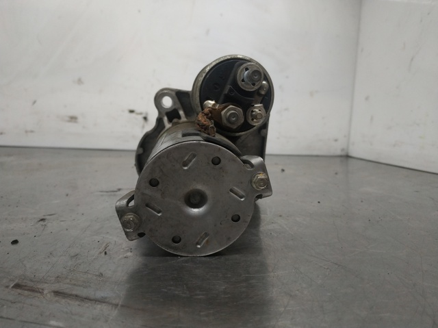8V2111000AD Motor de arranque  en stock Sabadell