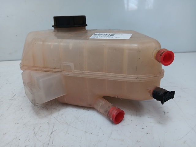 8V218K218AB Depósito de expansión del sistema de refrigeración  disponible Utrera