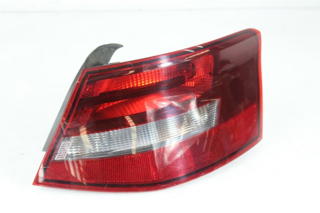 Piloto trasero exterior derecho 8V3945096 VAG