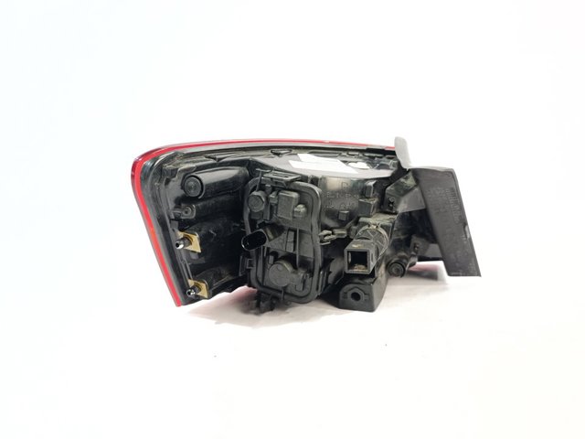Piloto trasero exterior derecho 8V3945096 VAG