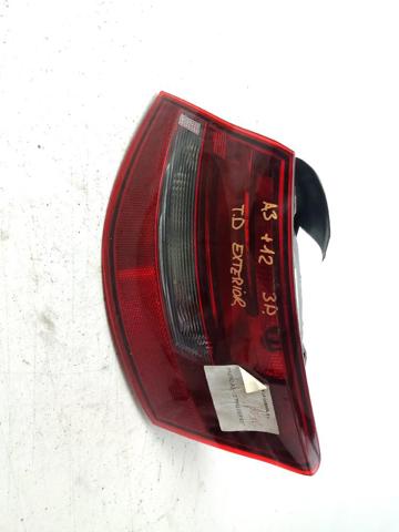 Piloto trasero exterior derecho 8V3945096C VAG