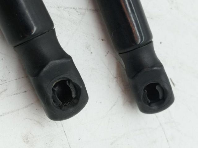 8V4827552 Amortiguador de la tapa del maletero  comprar en Pontevedra