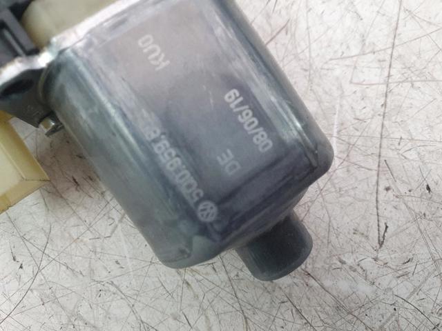 8V4839462 VAG Mecanismo de elevalunas de la puerta trasera derecha  en stock Gandía