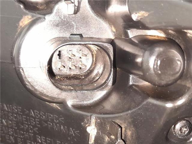 8V4945095C Piloto trasero exterior izquierdo  comprar en Pontevedra