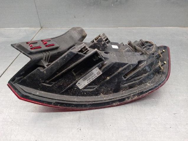 8V4945095D Piloto trasero exterior izquierdo comprar Almería