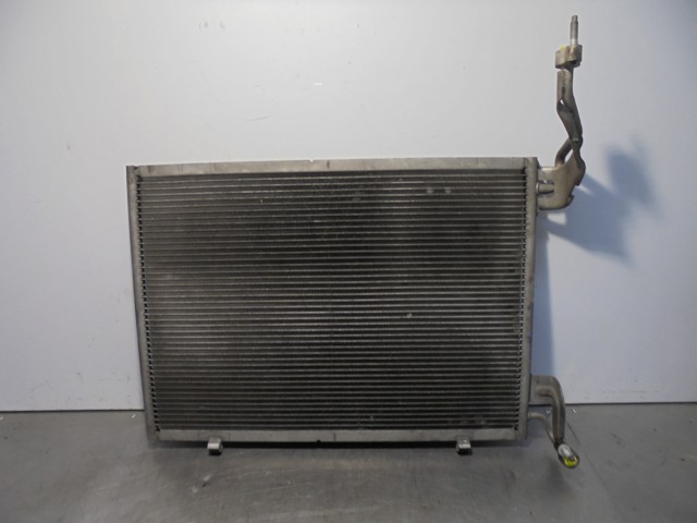 Condensador / radiador  aire acondicionado para ford fiesta vi 1.6 tdci tzja 8V5119710AE